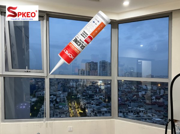 Keo silicone H500 ứng dụng trong dán cửa kính